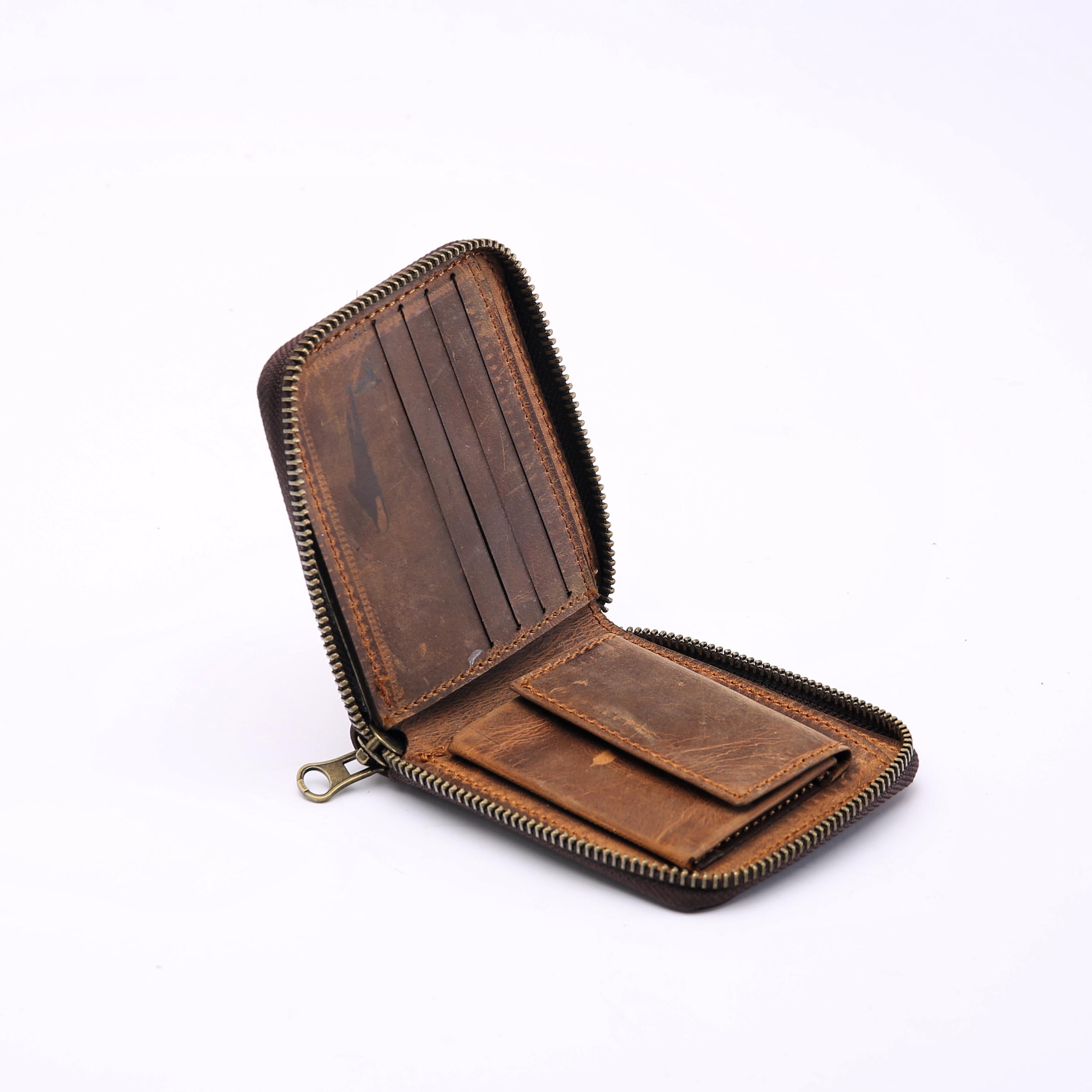 Zippered Bi-fold Wallet . Brown