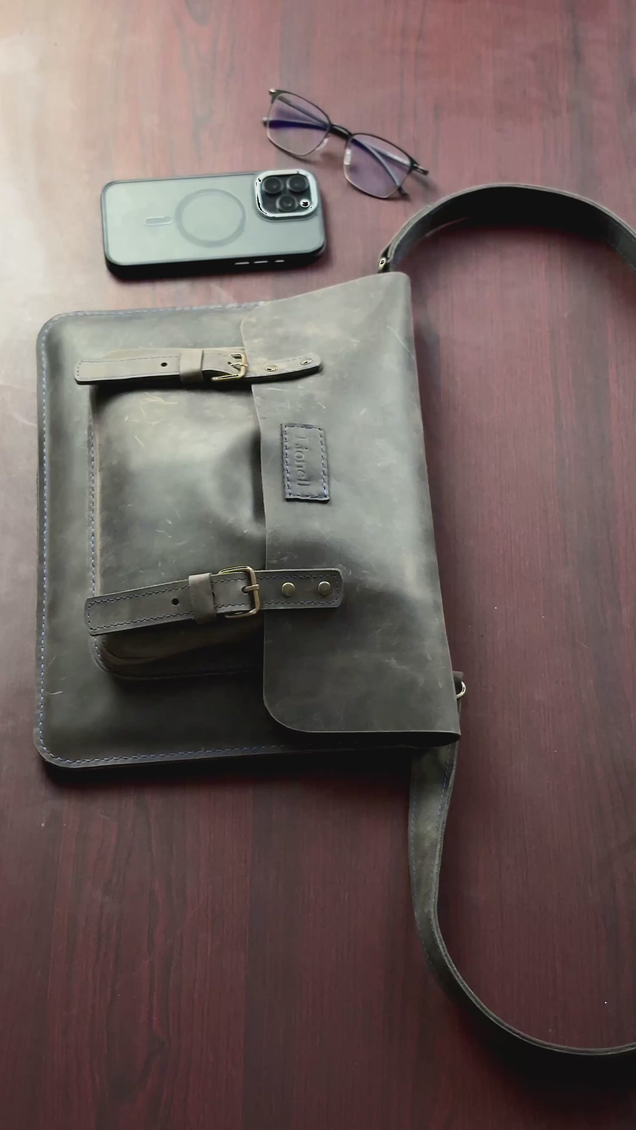 Rustic Slim Laptop Case . Grey